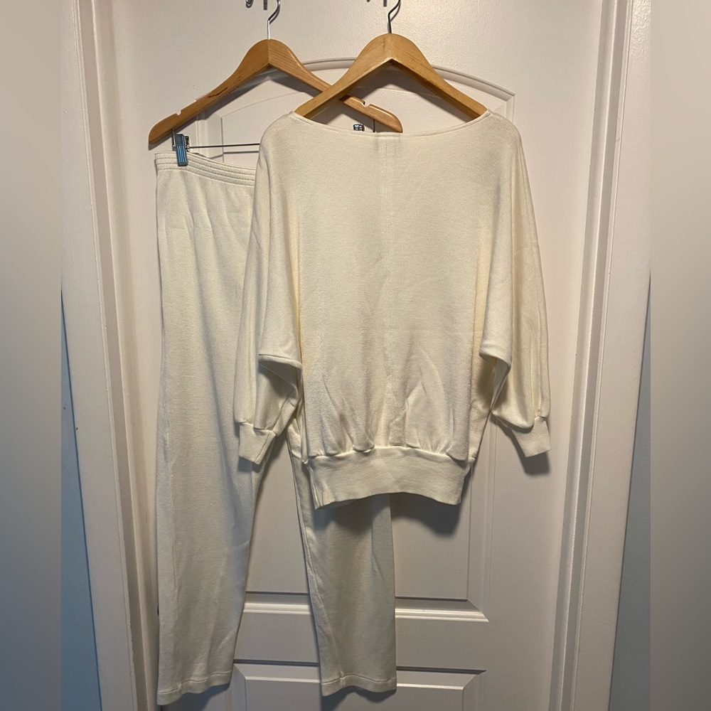 Elegant Cream Lounge Set